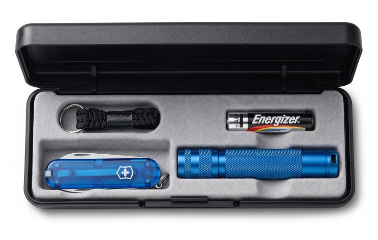 Maglite Solitaire & Victorinox Classic SD Set