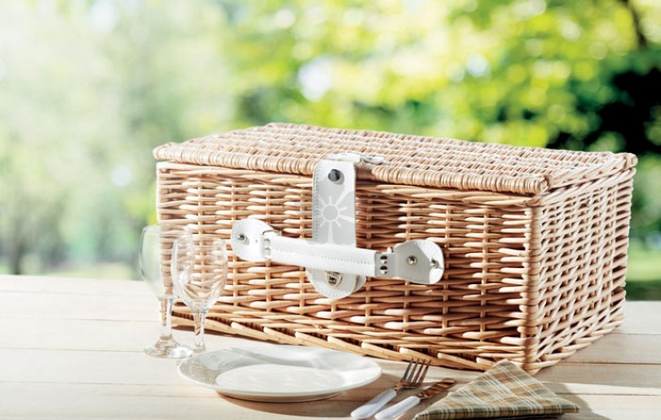 Premium 2 Person Wicker Picnic Basket Set