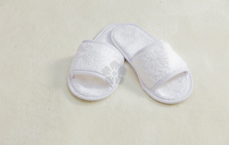 Hawthorne Cloth Slippers