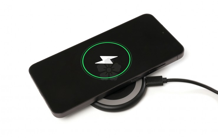 Upton Wireless Magnetic Charger
